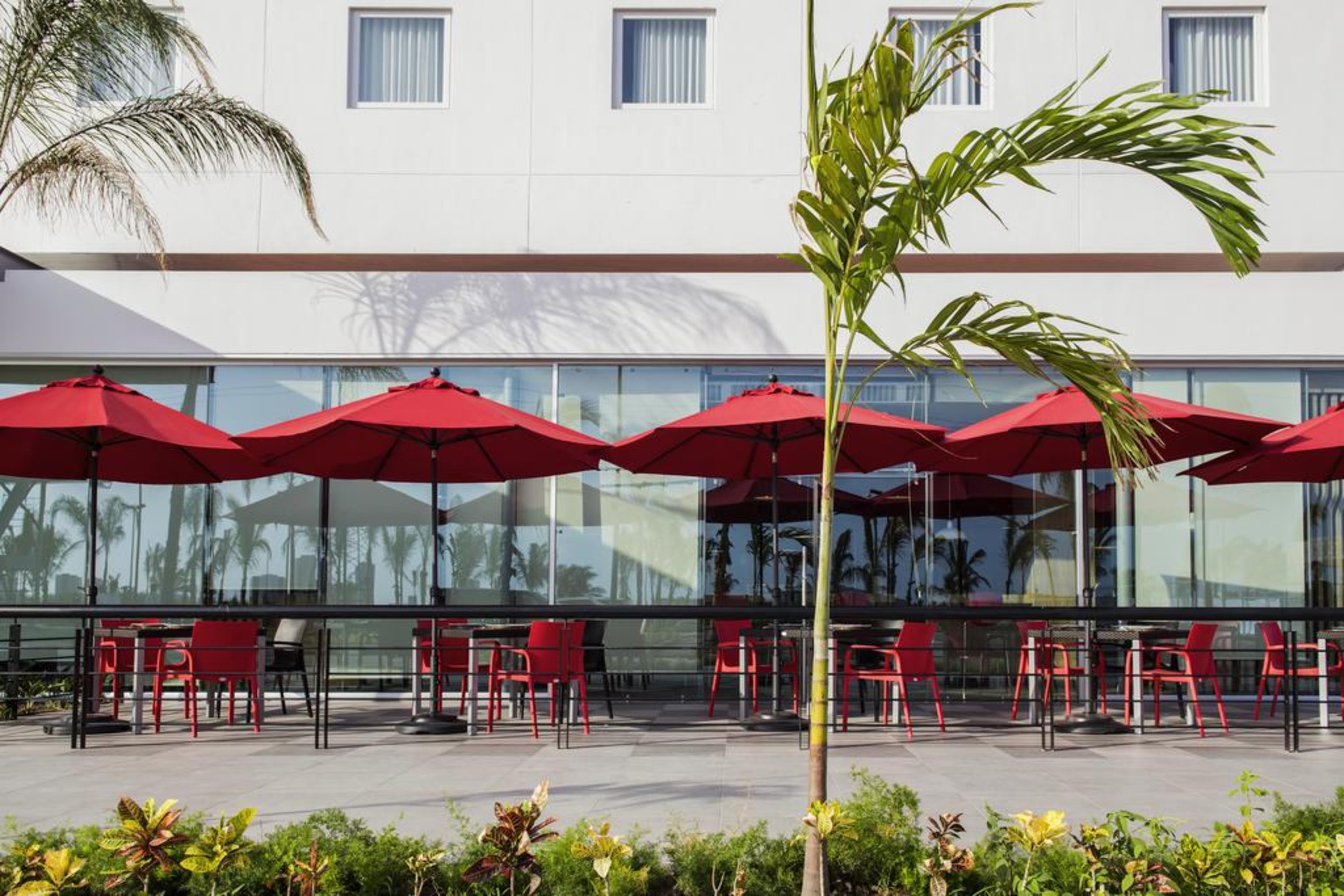 Ibis Mazatlan Marina Hotel Exterior photo